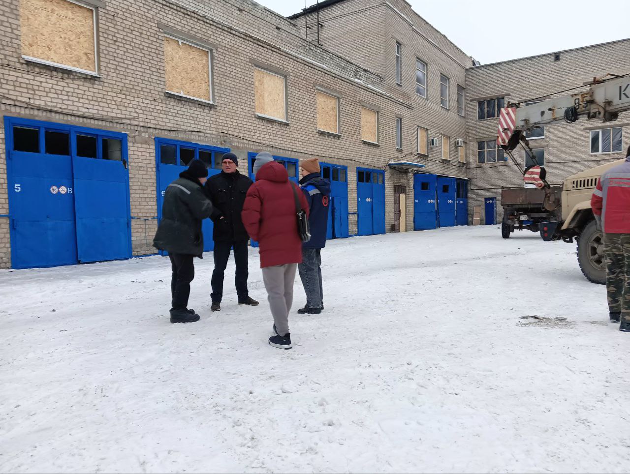 28 января 2026 года председатель Дебальцевского городского совета Сергей Шульженко провел встречу с жителями города и представителями трудовых коллективов, пострадавших в результате чрезвычайного происшествия 20 января