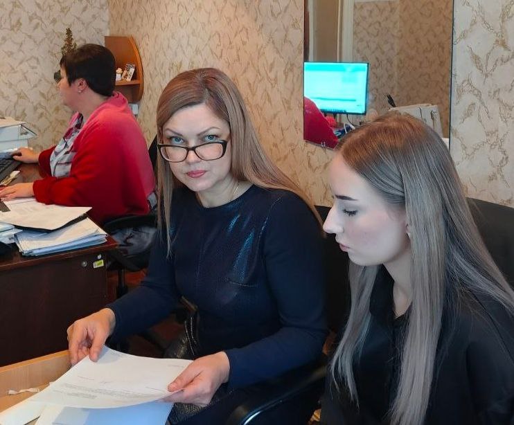 Будущие юристы проходят практику в Амвросиевском районном суде