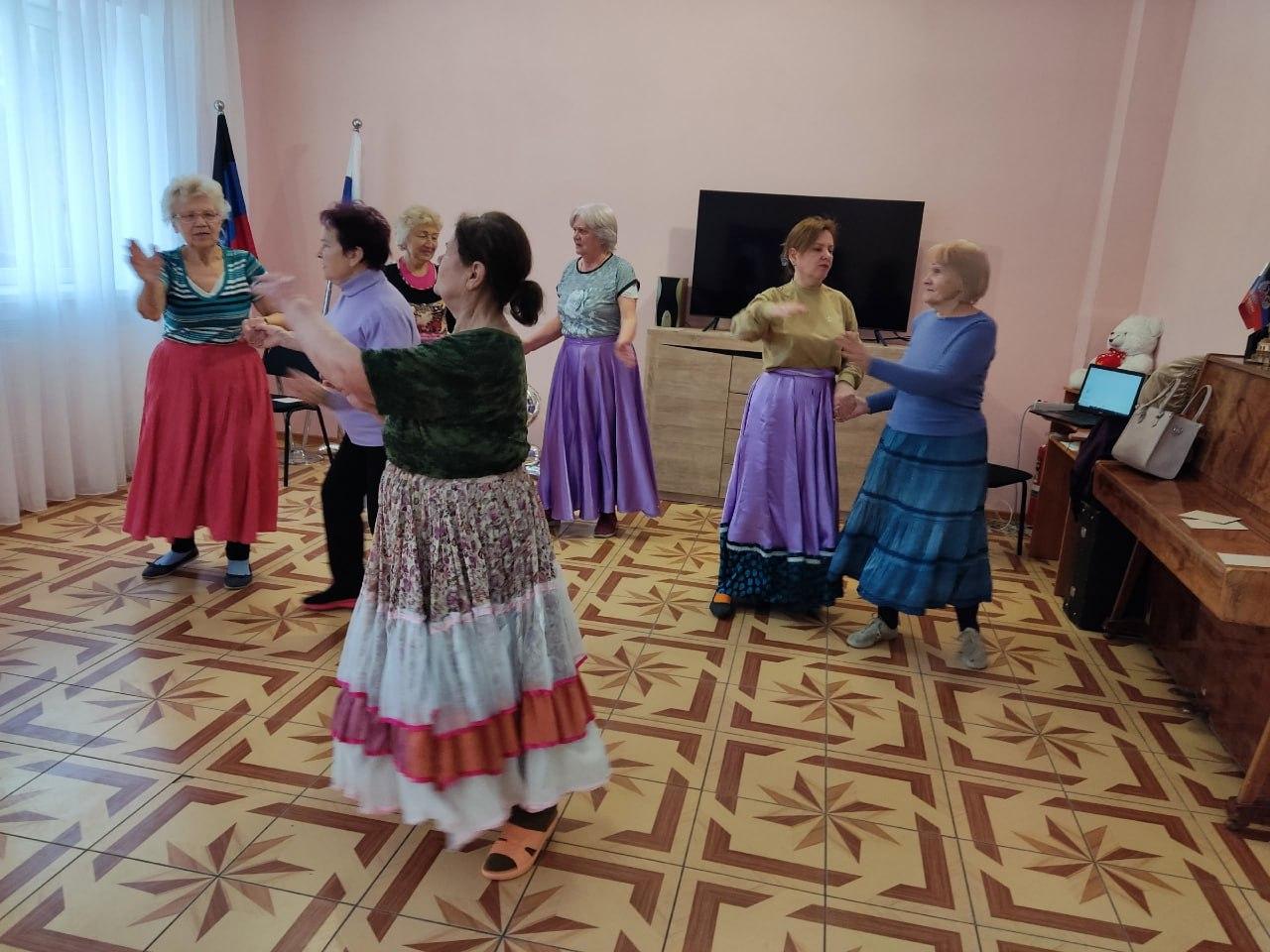 В Центре социального обслуживания Харцызска прошло развлекательное мероприятие