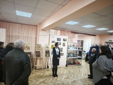 Свет, оставленный навсегда: в Ясиноватском музее открылась выставка семьи Акиндеевых