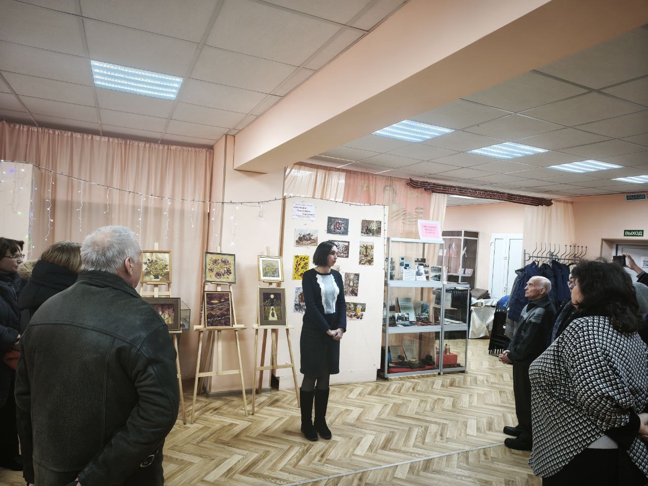 Свет, оставленный навсегда: в Ясиноватском музее открылась выставка семьи Акиндеевых