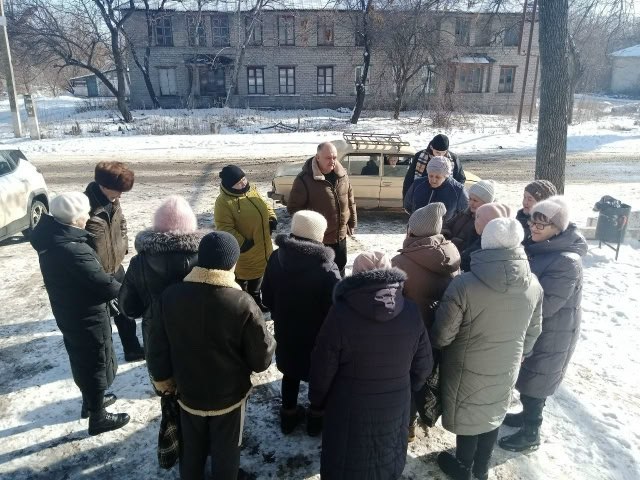 Встреча с населением. 28 января председатель Енакиевского городского совета, депутат фракции Единая Россия Александр Кохан провел встречу с жителями по адресу: г. Енакиево, пгт