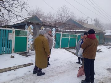 29 января заведующий Рассыпнянским территориальным сектором Александра Кендысь провела встречу с населением по ул. Курской