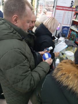 Рейд по объектам торговли. В целях осуществления проекта «Народный контроль» Единой России, 29 января был проведен рейд по торговым объектам городского округа Енакиево, в котором приняли участие представители общественного...