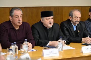 Юрий Покинтелица: На заседании Совета по вопросам межнациональных и межконфессиональных отношений, которое провел Глава ДНР Денис Владимирович Пушилин, уделили внимание миграционной политике и трудовой миграции, мерам...