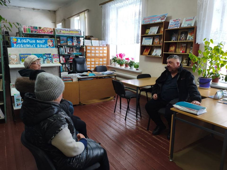 29 января Роман Грицай, начальник Пелагеевского территориального отдела администрации городского округа Торез провел встречу с трудовым коллективом МУК «Централизованная библиотечная система г.о.Торез» Детская библиотека...