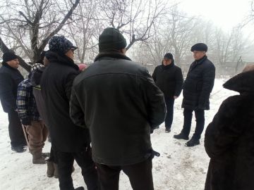 Валентин Левченко: Сегодня, по сложившейся доброй традиции, совместно с заместителем главы администрации городского округа Донецк Тимуром Артеменко провели очередную встречу с жителями поселка Донецк-Северный