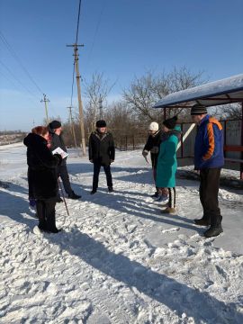 Виталий Золотнюк провел встречу с жителями села Сергеевка Володарского муниципального округа