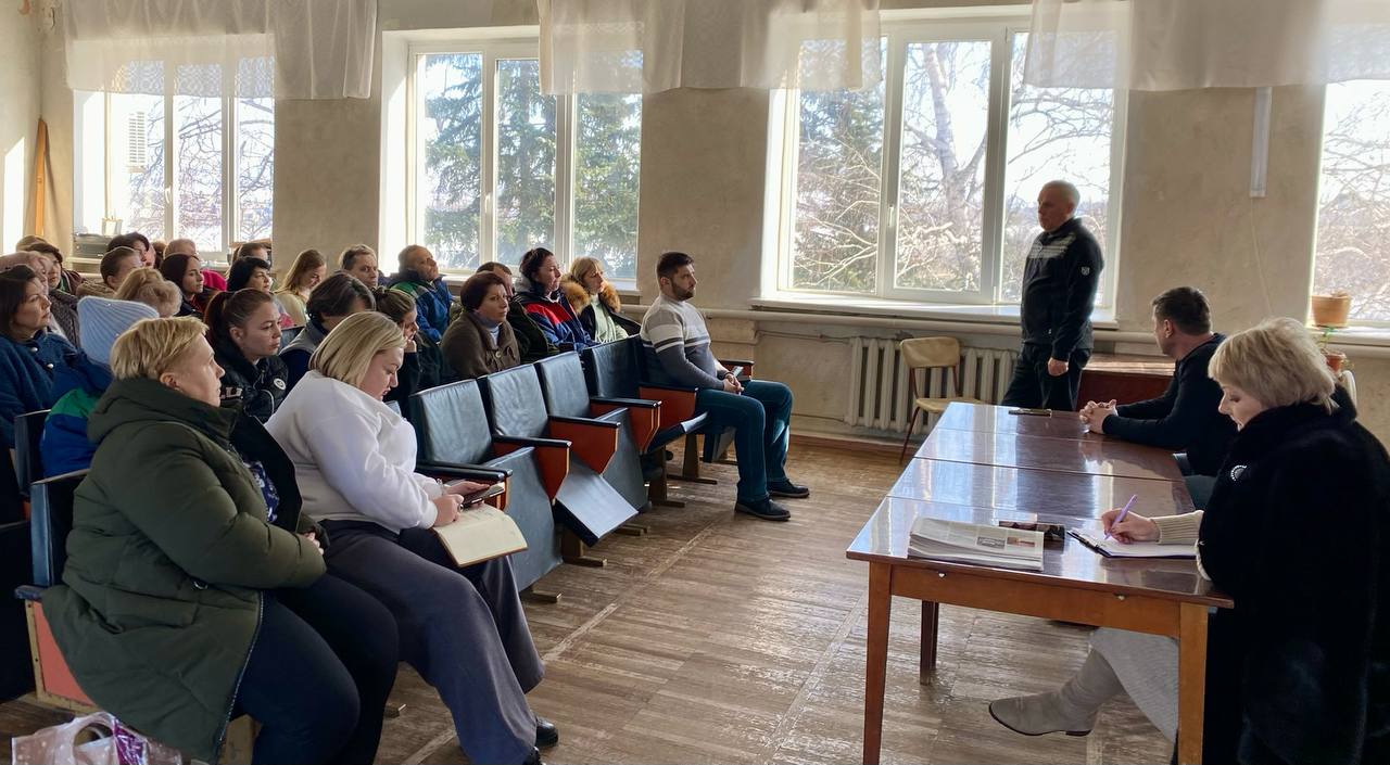 Евгений Поплавский: По поручению Главы Республики Дениса Пушилина в округе проводятся регулярные встречи с жителями и трудовыми коллективами