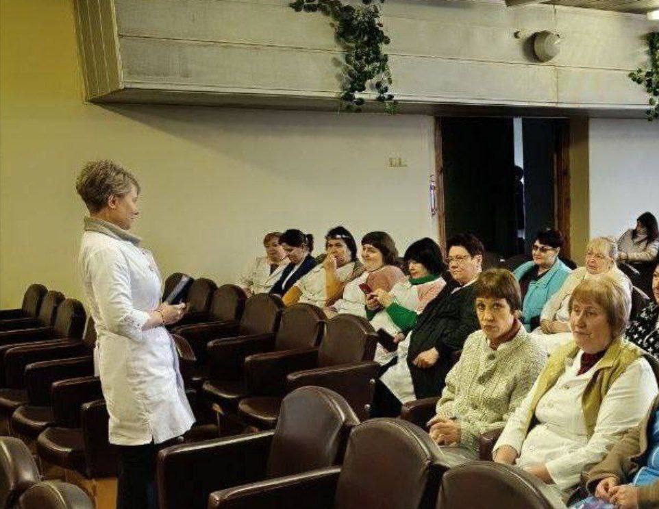 30 января 2026 года провели встречи с населением депутаты Ясиноватского муниципального совета партии "Единая Россия" Елена Асаул и Антон Никитин