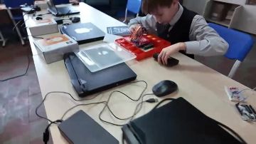 Юный дончанин разработал устройства для обучения музыке детей с нарушениями зрения и слуха