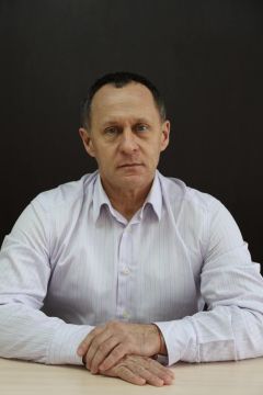 Сегодня День рождения отмечает ВРИП главы Ясиноватского муниципального округа Александр Пеняев