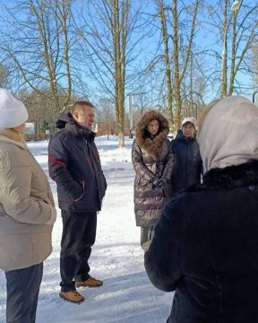 Михаил Меренков: Заместитель руководителя Управы Буденновского внутригородского района Геннадий Хоменок встретился с жителями Буденновского района