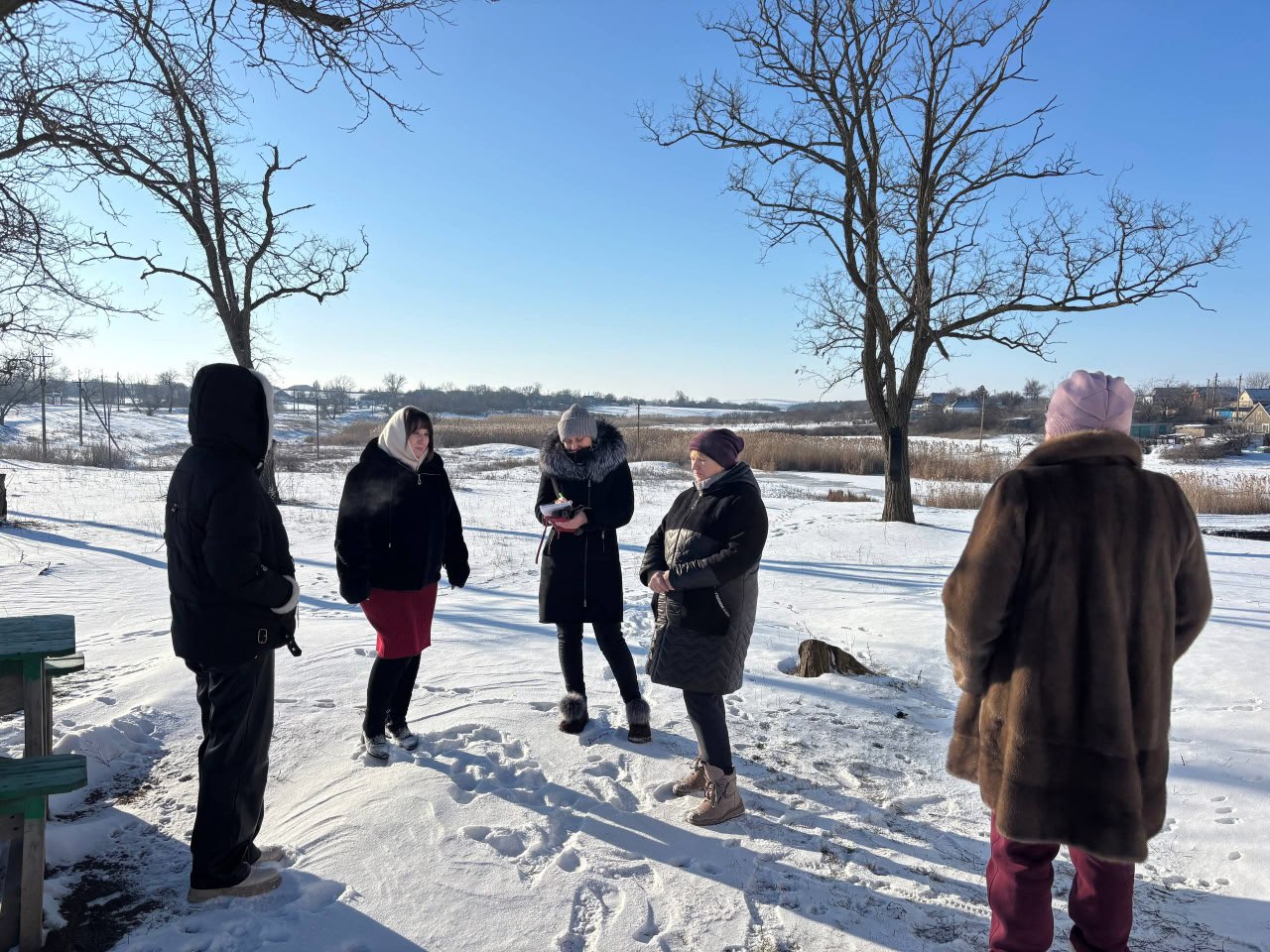 Начальник Кумачовского территориального отдела Администрации Старобешевского муниципального округа Бондаренко Ирина Григорьевна провела встречу с гражданами села Глинка