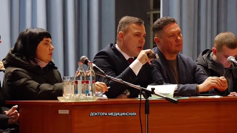 Провел личный прием граждан в поселке Комсомольское