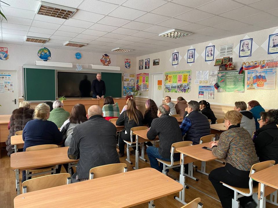 ���� ���������: � ����������-��������� ������ �������� ������ ������� � �������� �����������