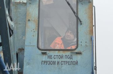 Специалисты практически завершили демонтаж старых пролетов моста через Кальмиус