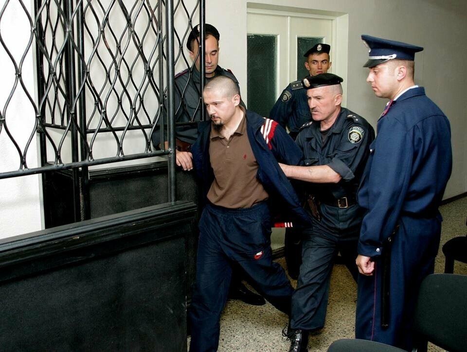 Сыщик-маньяк устраивал казни товарищей из МВД в Мариуполе