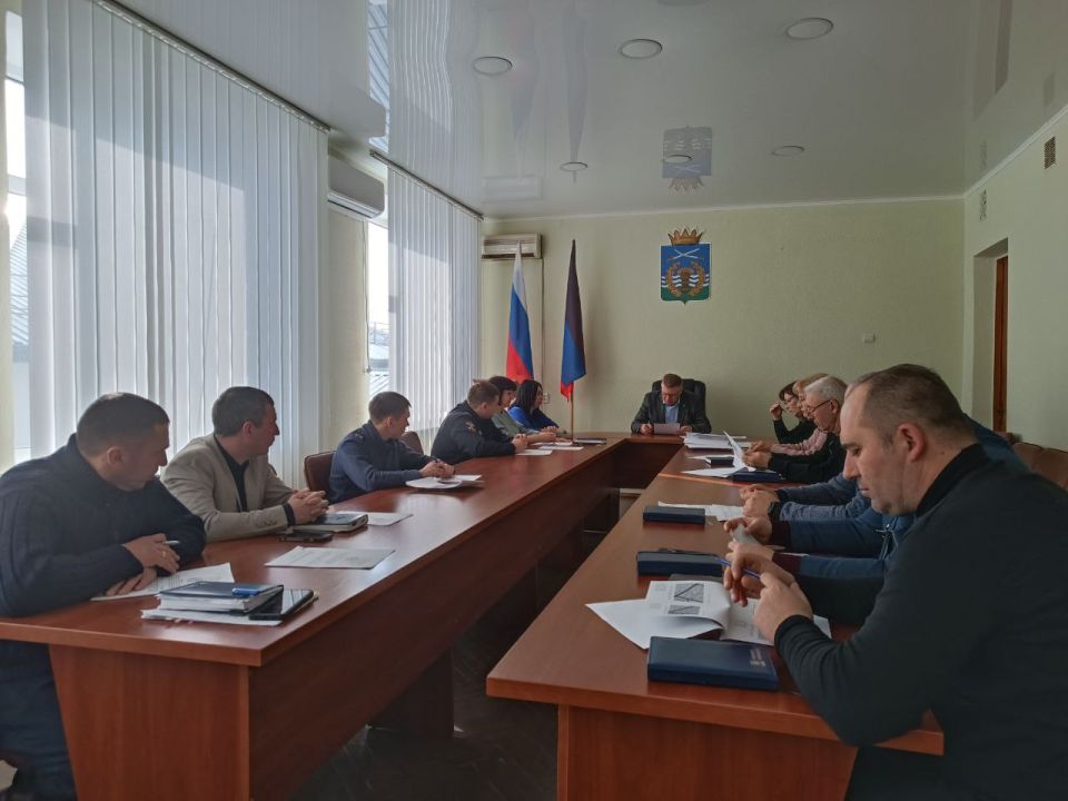 Сергей Юзвинкевич: Провел заседание заседания рабочей группы по рассмотрению размещения нестационарных торговых объектов в стационарном торговом объекте, в ином здании, строении, сооружении или на земельном участке, ...