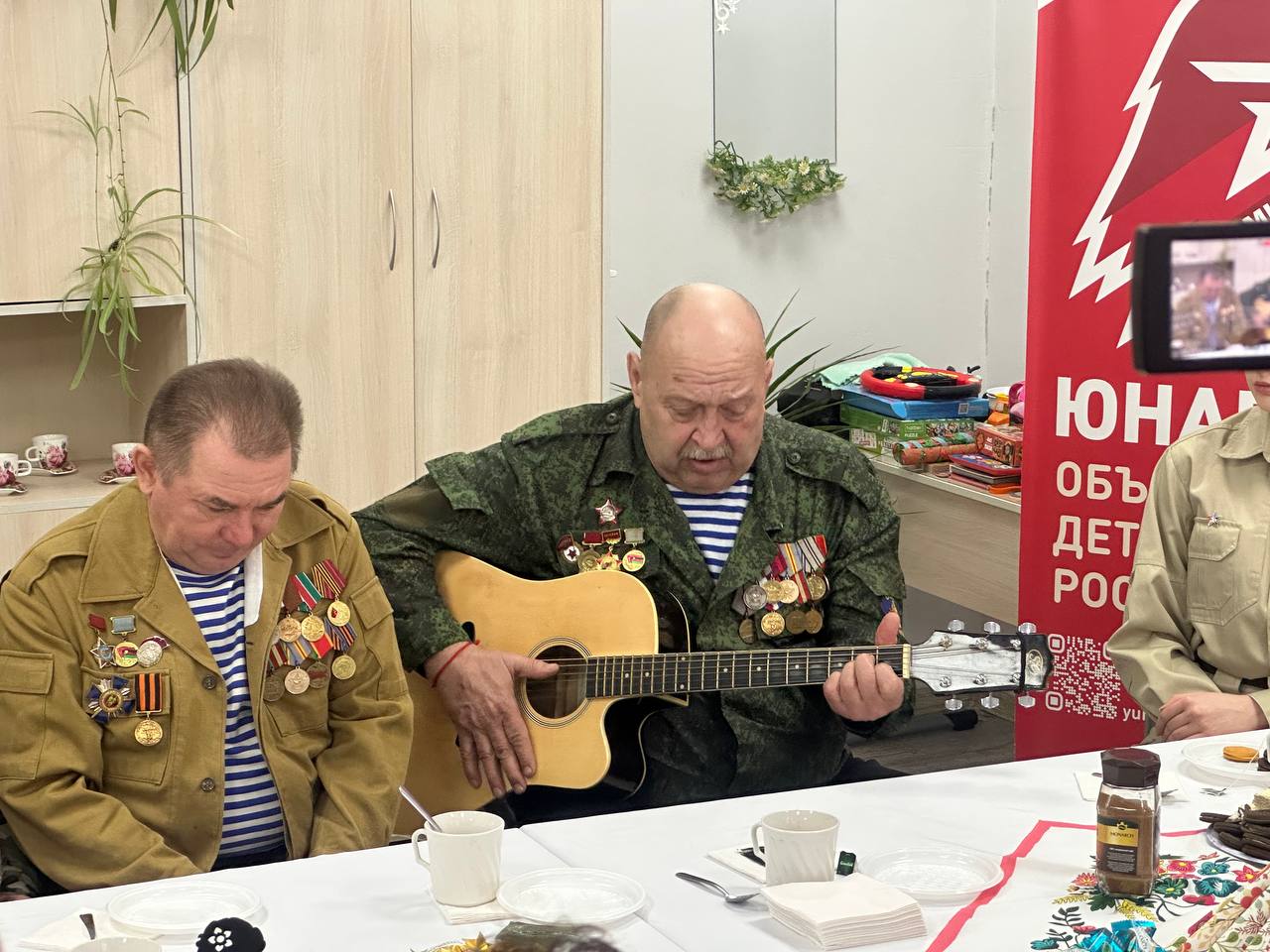 «Живая история»: школьники Кировского встретились с воинами-интернационалистами