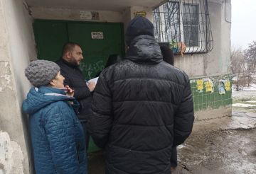 Продолжаются сходы с жителями Ленинского района города Донецка