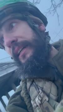 Уничтоженный прилетом FPV-дрона бронеавтомобиль Humvee ВСУ на трассе Дружковка – Краматорск