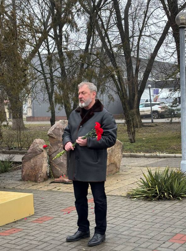 ������� �� �������� 37-� ��������� ������ ��������� ����� �� �����������