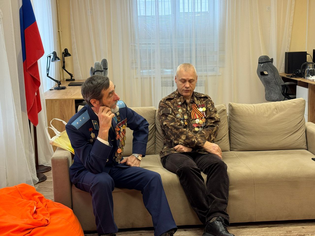 Сегодня, 15 февраля, состоялась важная встреча: наши юнармейцы встретились с воинамиинтернационалистами