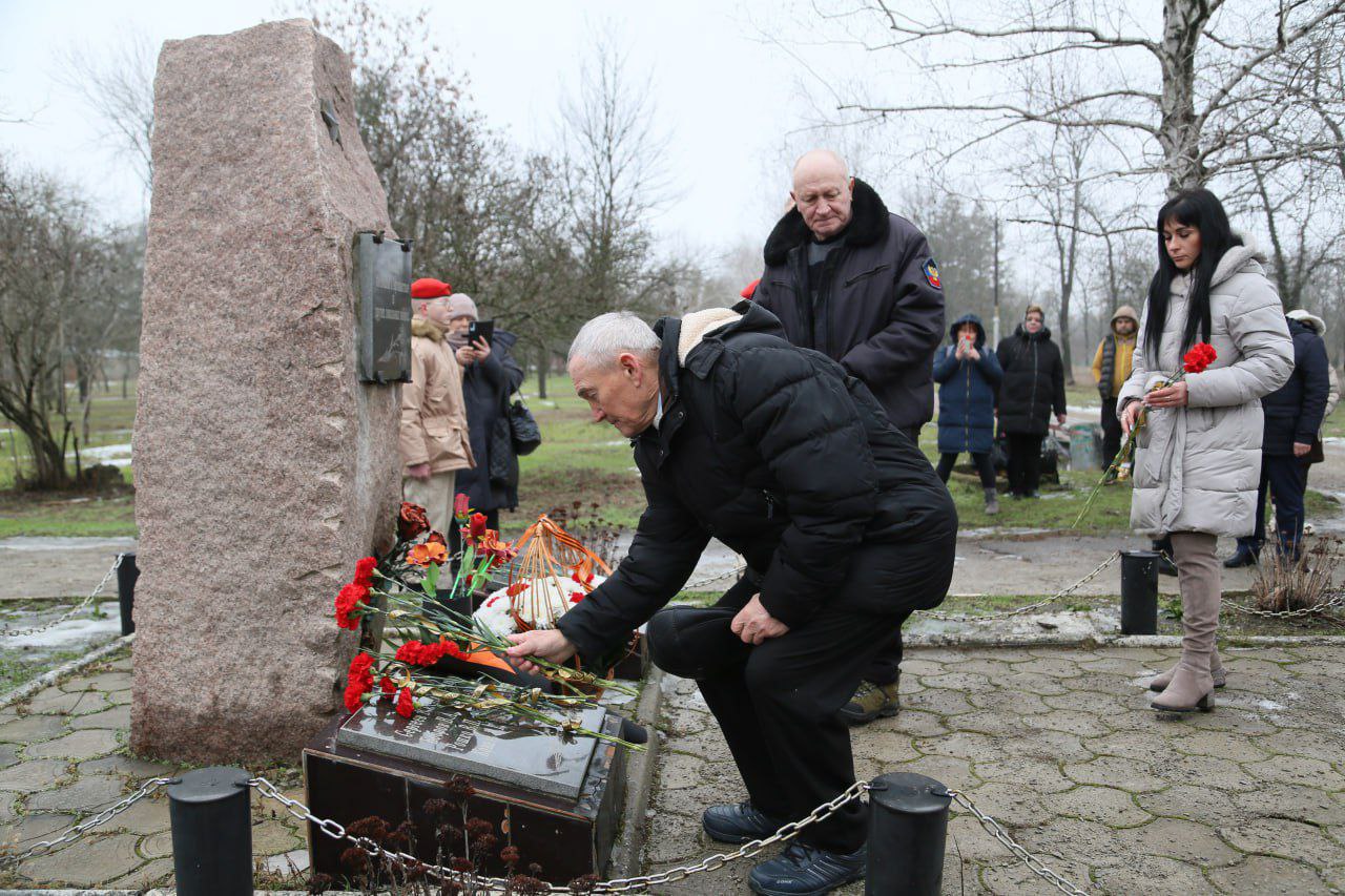 Депутат Старобешевского муниципального совета ДНР от Партии «ЕДИНАЯ РОССИЯ» Виктория Эрмитали приняла участие в тематическом мероприятии «Рубцом на сердце лёг Афганистан», посвященном Дню памяти о россиянах, исполнявших...