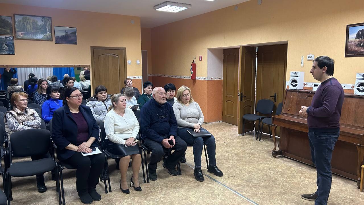 Заместитель главы администрации Шахтерского округа встретился с трудовым коллективом