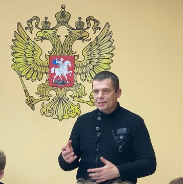 Здравия желаю, товарищи!. 16 февраля с рабочим визитом посетил Горловку