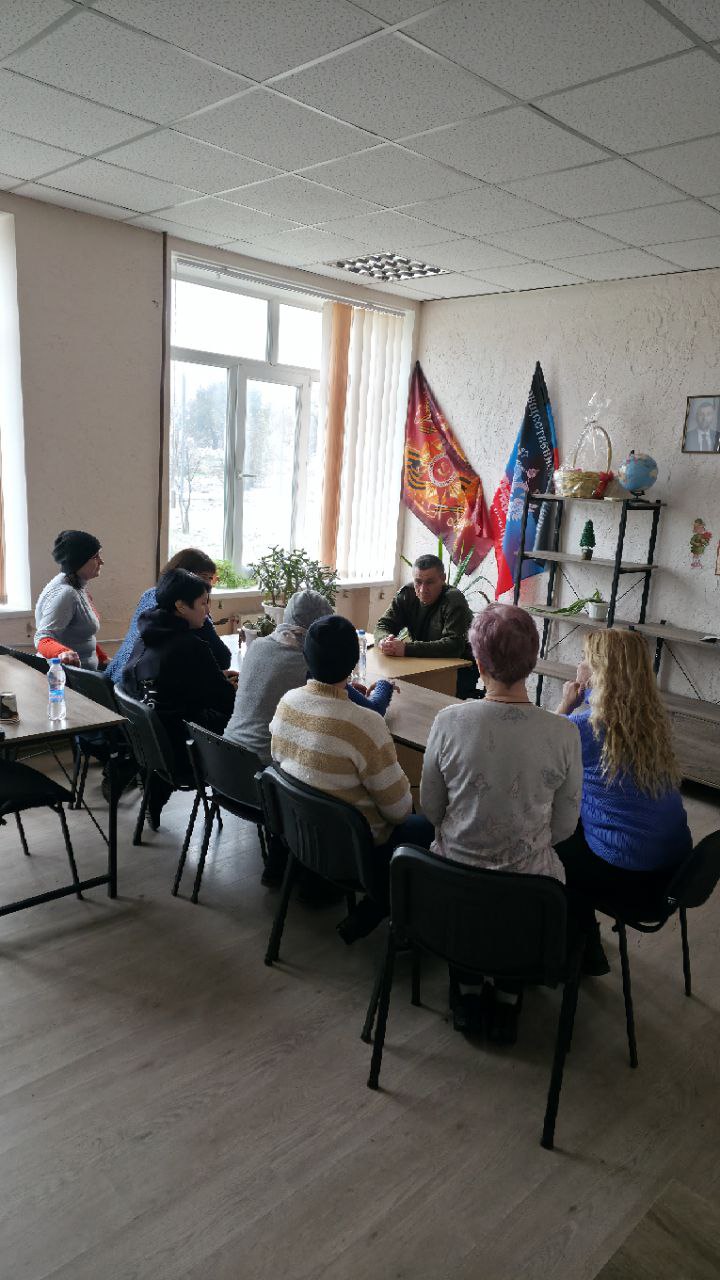 Сегодня начальник Гранитненского территориального отдела провел встречу с коллективом отделения социального обслуживания на дому с.Гранитное ГБУСО ЦСОН Тельмановского района, обсудили вопросы, которые касаются...