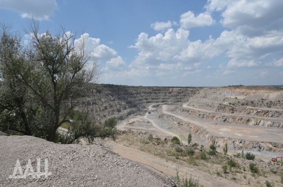 Каранский карьер инвестирует в обновление парка техники 400 млн рублей