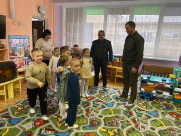 Глава Шахтерского муниципального округа посетил образовательные учреждения города Кировское