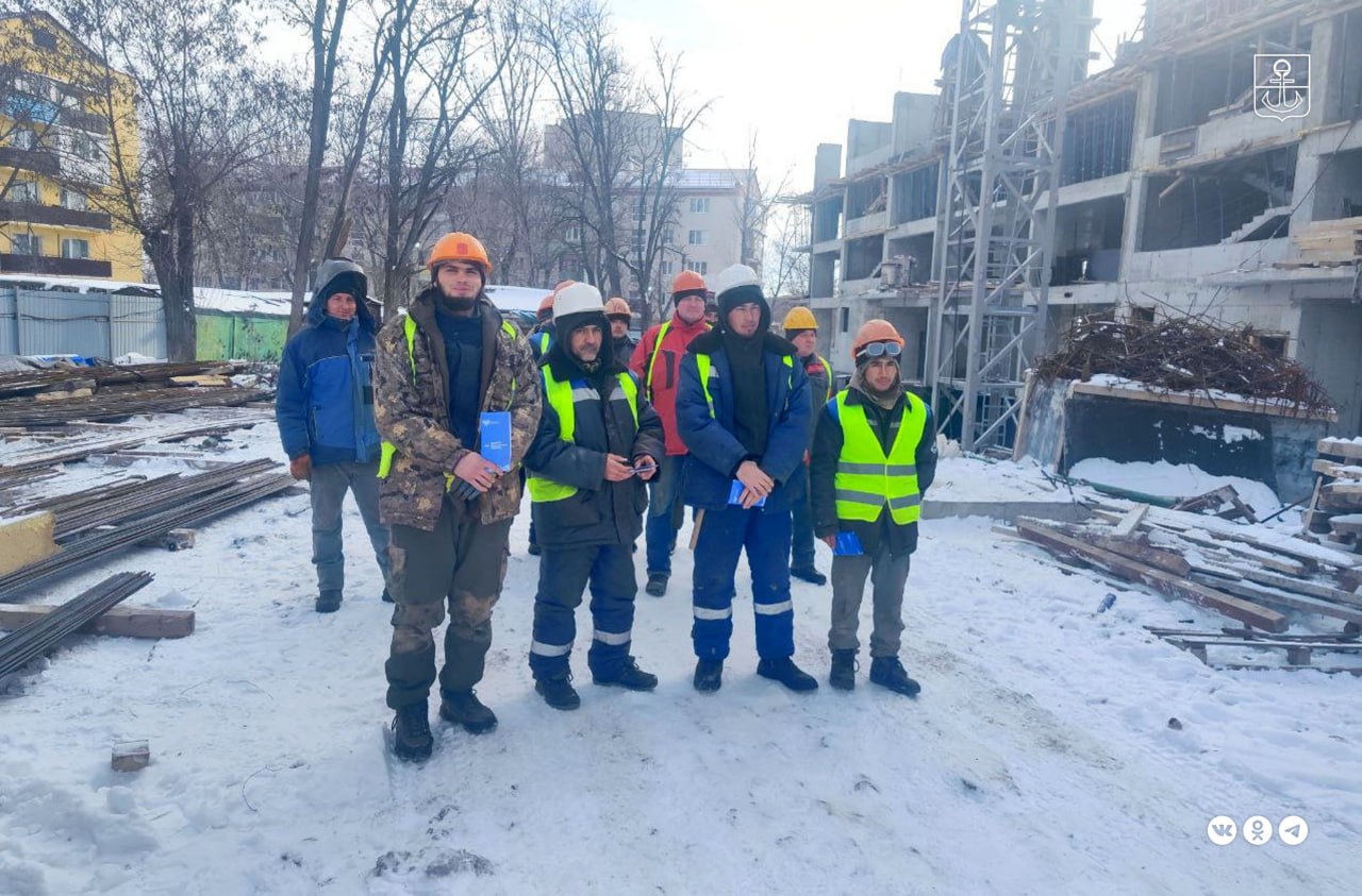 В Мариуполе продолжаются разъяснительно-профилактические встречи с трудовыми мигрантами