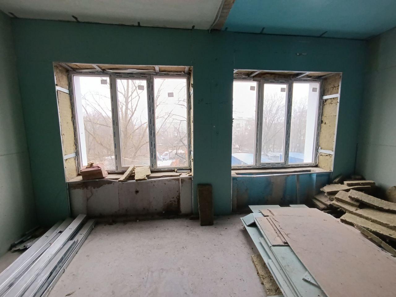 Наталья Великодная: Подмосковные строители продолжают капитальный ремонт в Центральной районной больнице в пгт Тельманово