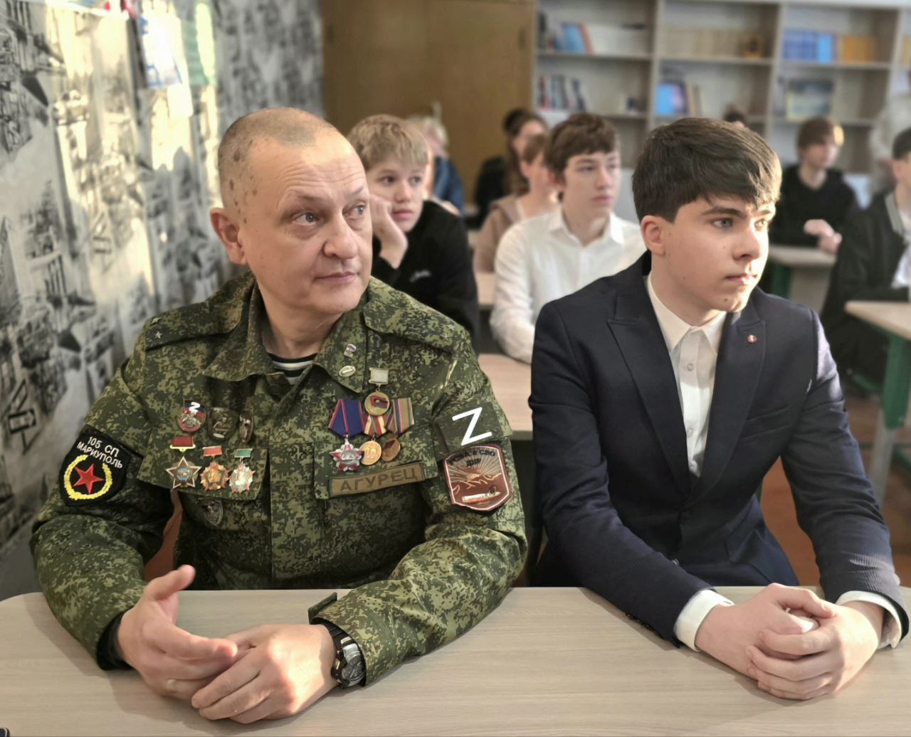 Дмитрий Огилец: Сегодня на своём округе г.о.Харцызск принял участие в проведении единого урока "Воинской доблести" для старшеклассников в ГБОУ "СШ №7 г.о. Харцызск"