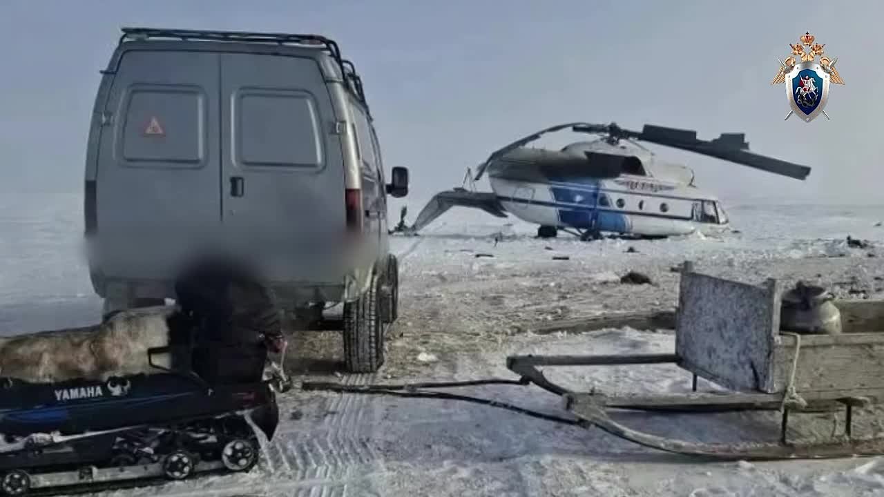 Вертолет Ми-8 произвел жесткую посадку в снежном поле на Ямале, пролетев всего 400 метров