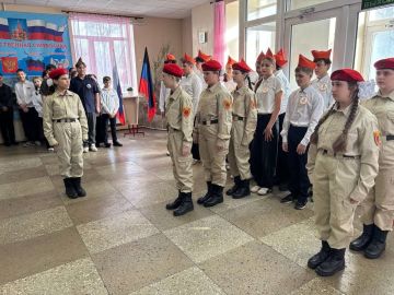 20 февраля 2026 года в ГБОУ "Школа № 3 г. о. Дебальцево" состоялось важное событие – конкурс "Смотр строя и песни", посвященный Дню Защитника Отечества