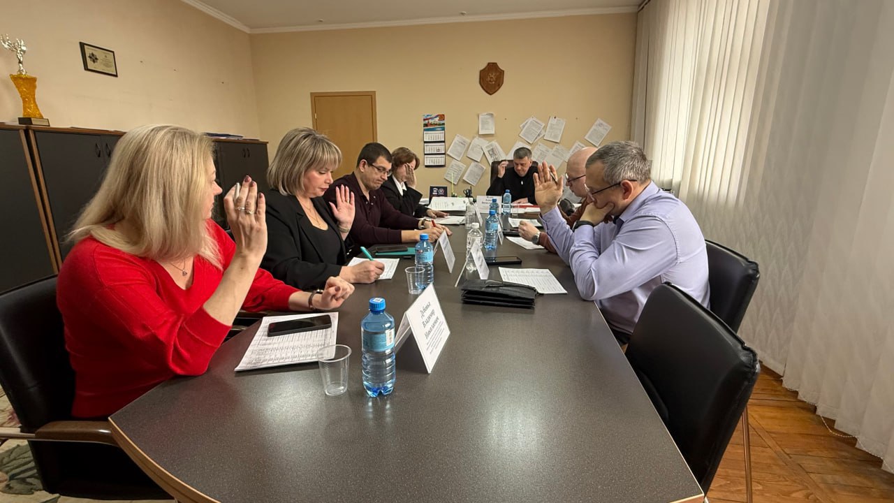 Начальник отдела по контролю за исполнением судебных решений и взаимодействию с госорганами Минимущества приняла участие в совещании, которое провел глава Минтруда ДНР Алексей Исаев