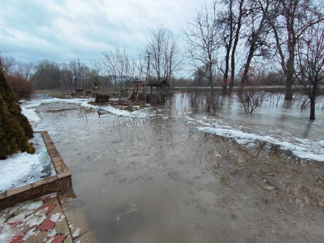 После аварии на водопродове на Мичурина в Макеевке можно идти купаться