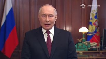 Путин поздравил россиян с Днём защитника Отечества, назвав 23 Февраля символом искренней народной любви к тем, кто посвятил свою жизнь службе