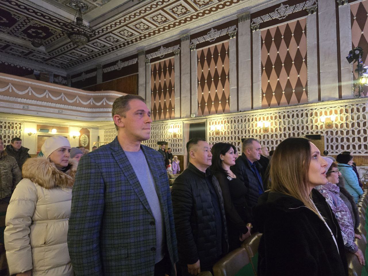 В преддверии праздника настоящих мужчин, Дня защитника Отечества, в Докучаевске прошел особенный концерт