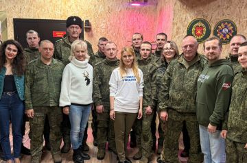 Бойцам в Лисичанске передали гумпомощь к празднику