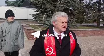 Коммунистам Донецка запретили почтить память Героев ДНР в День защитника Отечества