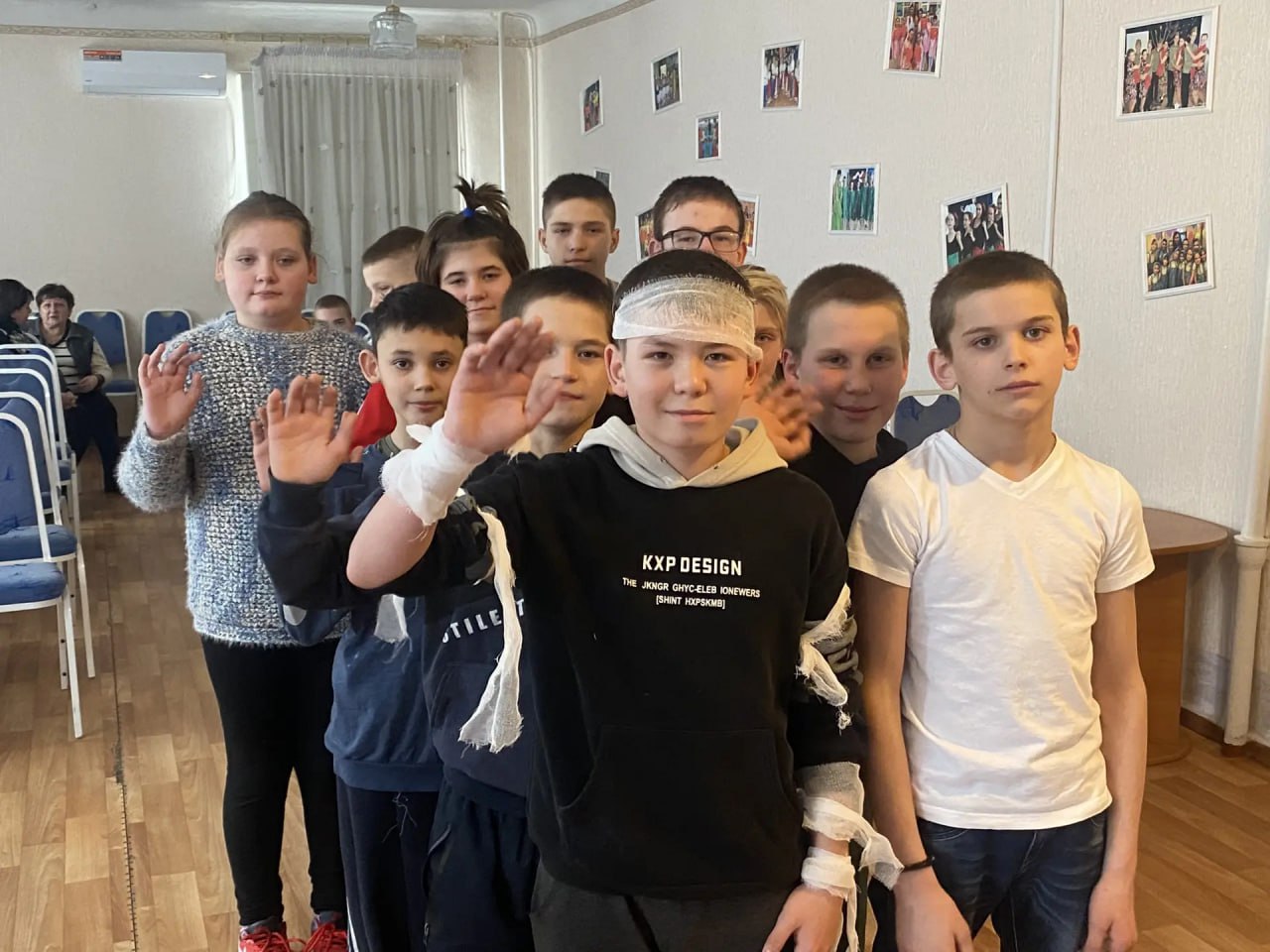 Сегодня, 24 февраля, для воспитанников ГКОУ "Зугрэсская СШИ № 31" — прошел праздник мужества и дружбы