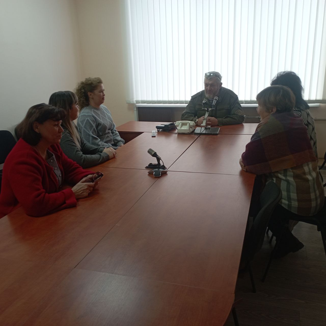 В Дебальцеве состоялась важная встреча депутата городского совета от партии «Единая Россия» Андрея Майорова с трудовым коллективом станции «Дебальцево-Сортировочная» СП «Дирекция управления движением» ГУП «Донецкая железная...