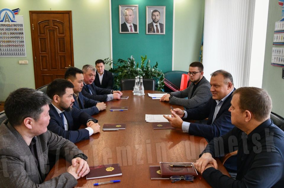 Алексей Кулемзин: Сегодня встретился с главой городского округа «город Якутск» Евгением Григорьевым