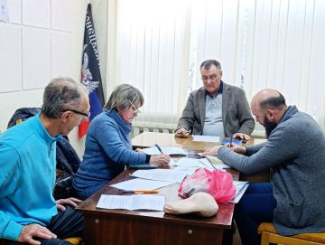 Первый заместитель главы администрации Амвросиевского муниципального округа Борис Бутко провел личный приём граждан