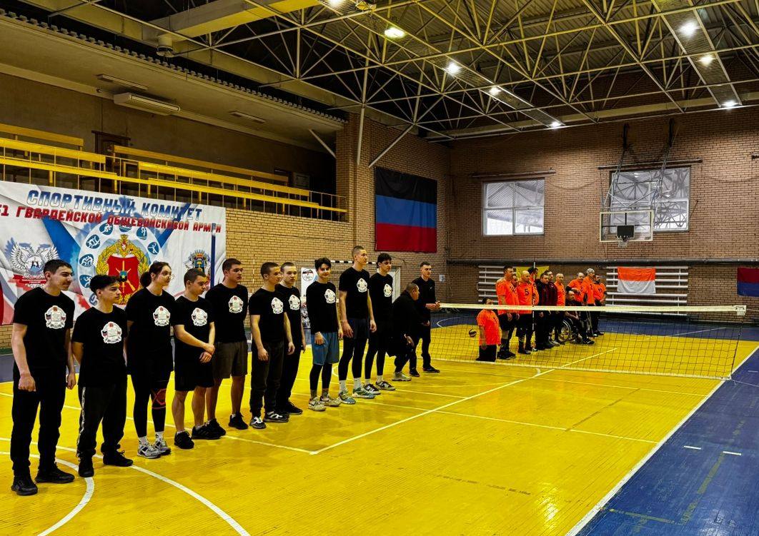 «Волейбольный мост: студенты и спортсмены вместе»